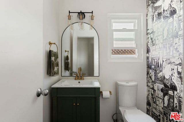 5719 Rhodes Avenue, Valley Village, CA 91607