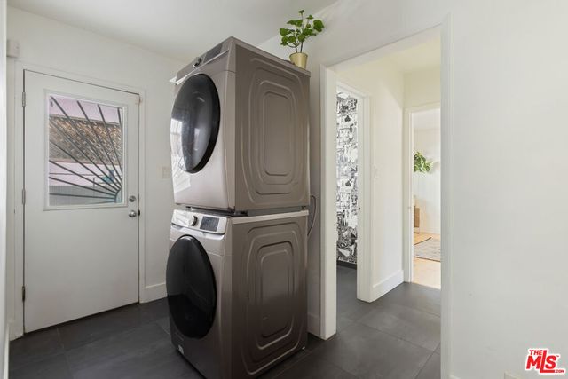 5719 Rhodes Avenue, Valley Village, CA 91607