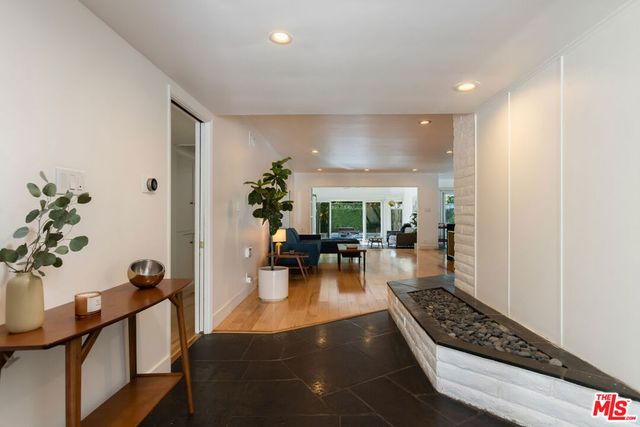 5719 Rhodes Avenue, Valley Village, CA 91607