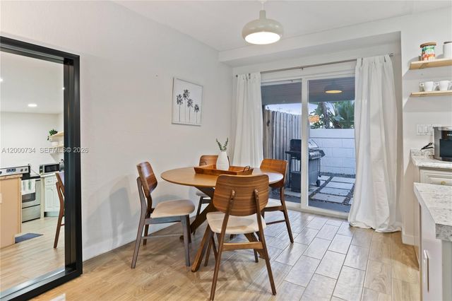 300 SW 23rd St 2, Fort Lauderdale, FL 33315