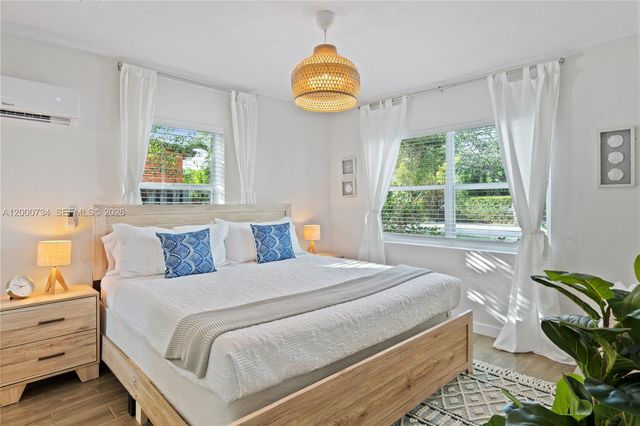 300 SW 23rd St 2, Fort Lauderdale, FL 33315