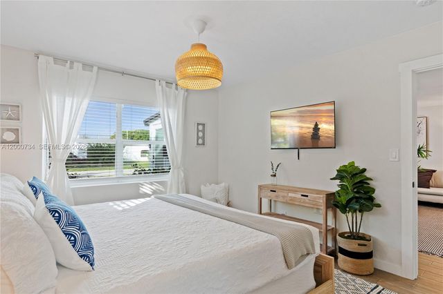 300 SW 23rd St 2, Fort Lauderdale, FL 33315