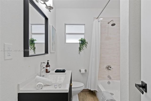 300 SW 23rd St 2, Fort Lauderdale, FL 33315