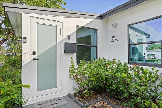 300 SW 23rd St 2, Fort Lauderdale, FL 33315