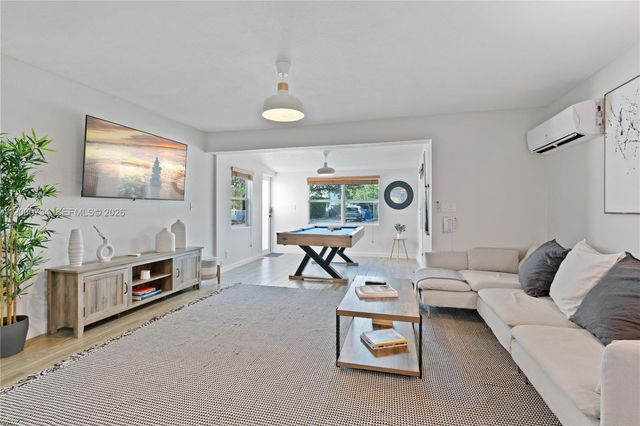 300 SW 23rd St 2, Fort Lauderdale, FL 33315