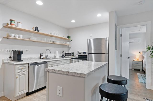 300 SW 23rd St 2, Fort Lauderdale, FL 33315