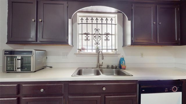 7106 Bayou Crest Drive, Houston, TX 77088