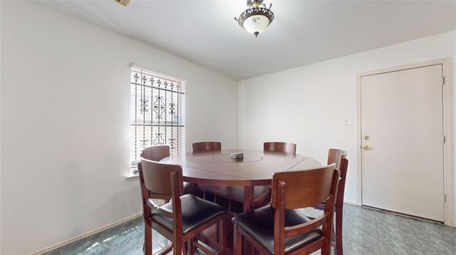 7106 Bayou Crest Drive, Houston, TX 77088