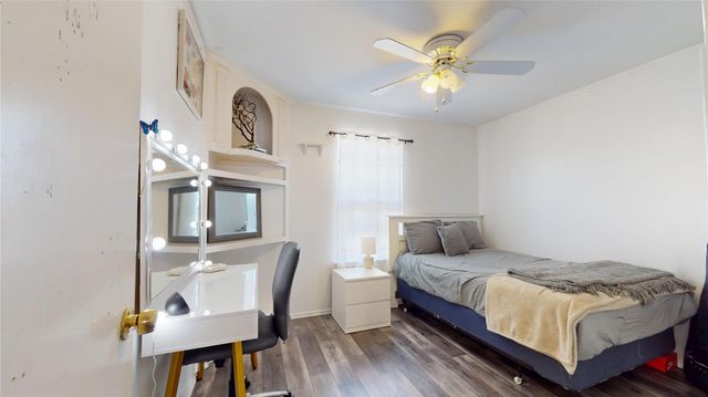 7106 Bayou Crest Drive, Houston, TX 77088