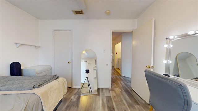 7106 Bayou Crest Drive, Houston, TX 77088