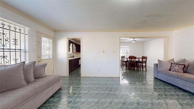 7106 Bayou Crest Drive, Houston, TX 77088