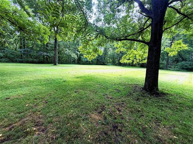 2414 N Hoover Road, Buckner, MO 64016