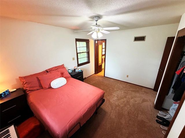 2414 N Hoover Road, Buckner, MO 64016