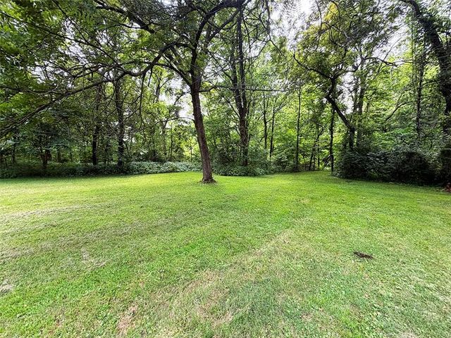 2414 N Hoover Road, Buckner, MO 64016