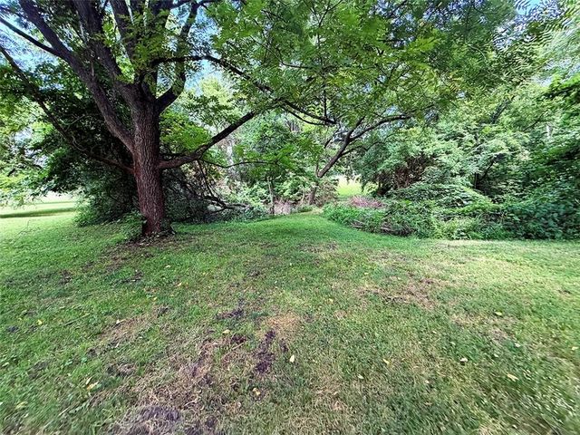 2414 N Hoover Road, Buckner, MO 64016