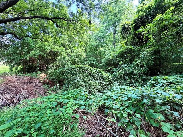 2414 N Hoover Road, Buckner, MO 64016