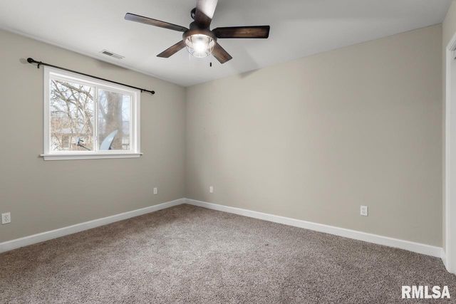 3005 N MOLLECK Drive, Peoria, IL 61604