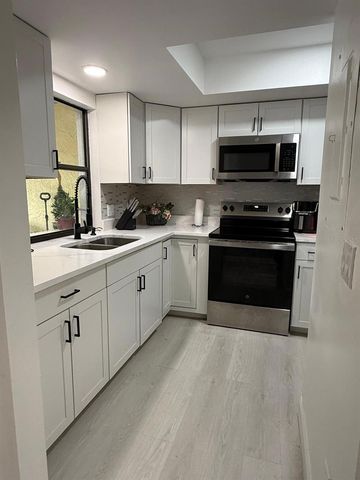 13610 S VILLAGE DRIVE 4303, Tampa, FL 33618