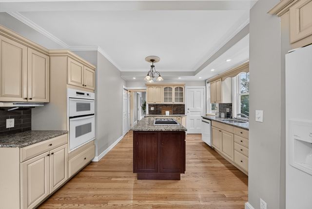 41 Maple St, Stoneham, MA 02180