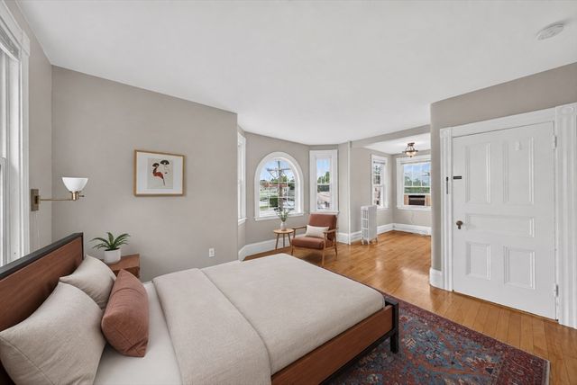 41 Maple St, Stoneham, MA 02180