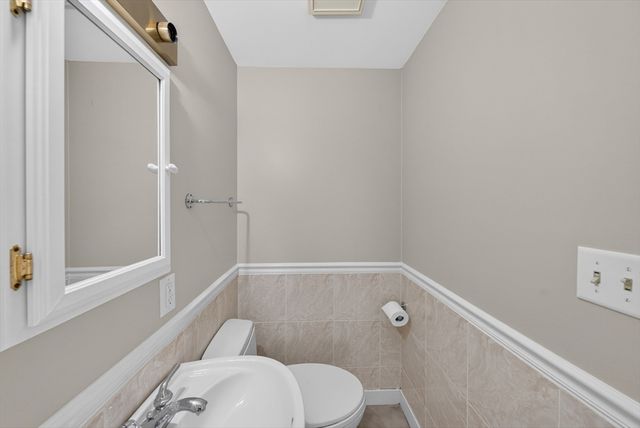 41 Maple St, Stoneham, MA 02180