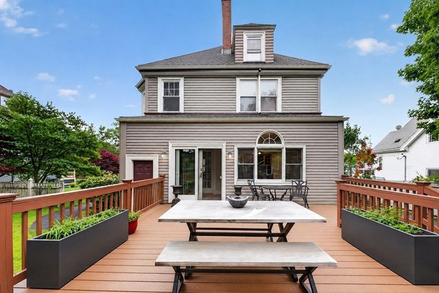 41 Maple St, Stoneham, MA 02180