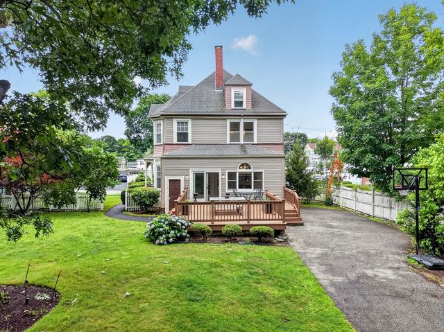 41 Maple St, Stoneham, MA 02180