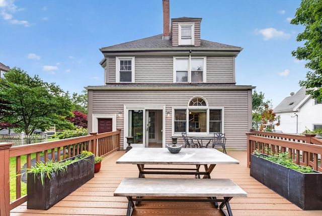 41 Maple St, Stoneham, MA 02180