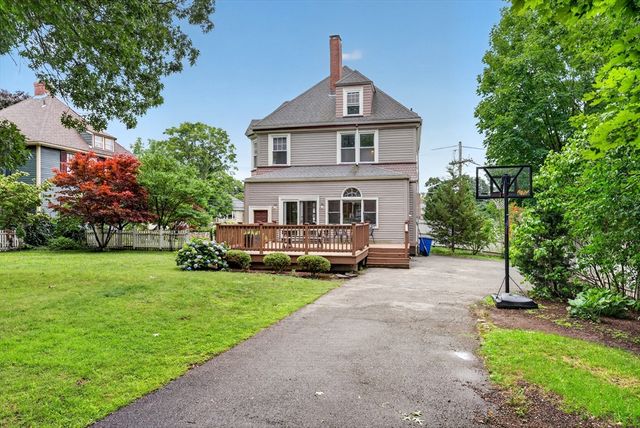 41 Maple St, Stoneham, MA 02180