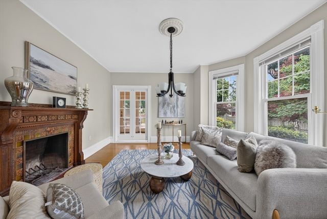 41 Maple St, Stoneham, MA 02180