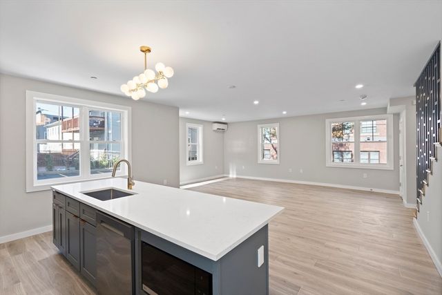 59 Perrin 2, Boston, MA 02119