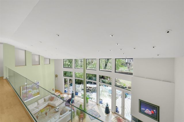 15 Hudson Circle, Houston, TX 77024