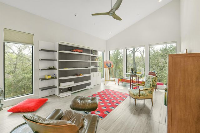 15 Hudson Circle, Houston, TX 77024