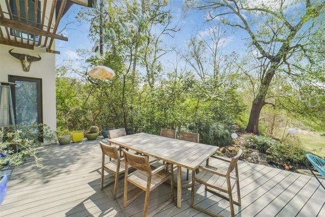 15 Hudson Circle, Houston, TX 77024