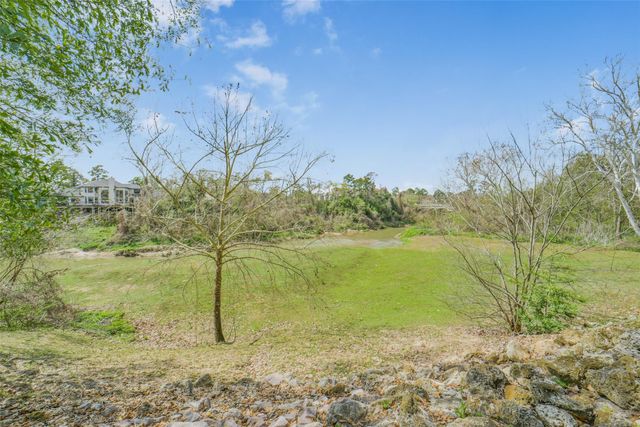 15 Hudson Circle, Houston, TX 77024