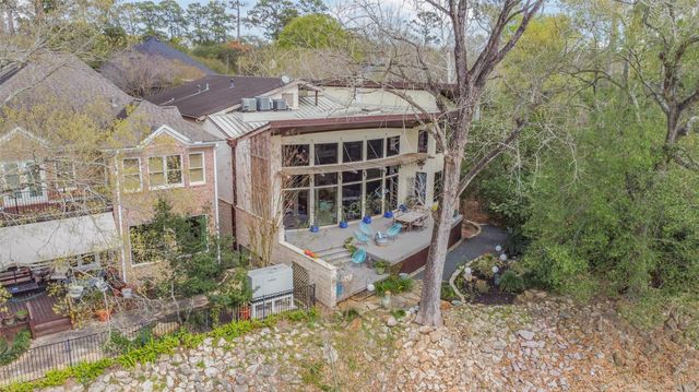 15 Hudson Circle, Houston, TX 77024