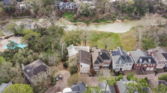 15 Hudson Circle, Houston, TX 77024