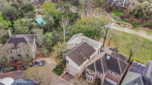 15 Hudson Circle, Houston, TX 77024