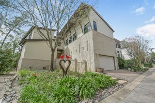 15 Hudson Circle, Houston, TX 77024