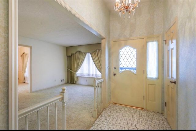 1208 NW Fairway Circle, Blue Springs, MO 64014