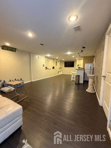 402 Thomas Street, Perth Amboy, NJ 08861