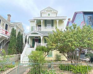 1414 25th Street, Galveston, TX 77550