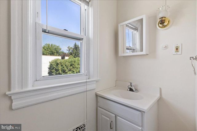 60 WIGGINS ST, Princeton, NJ 08540