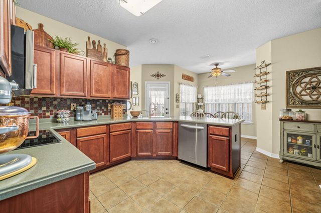 1765 Bridgeport Colony Lane, Fort Walton Beach, FL 32547