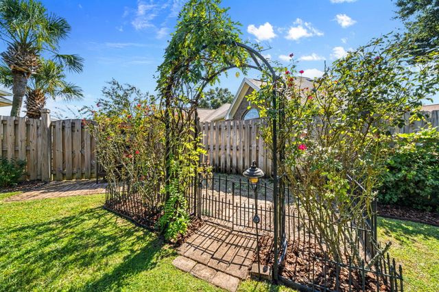 1765 Bridgeport Colony Lane, Fort Walton Beach, FL 32547