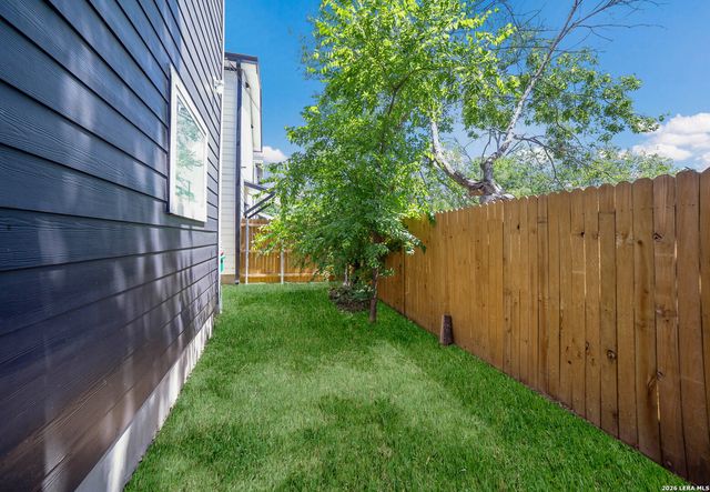 1702 Hays St Unit 104, San Antonio, TX 78202