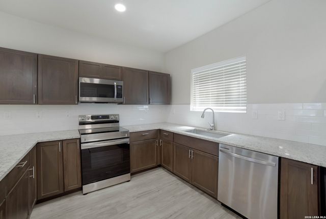 1702 Hays St Unit 104, San Antonio, TX 78202