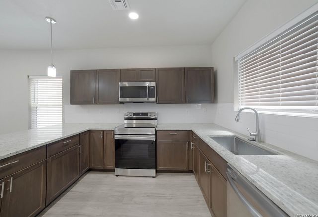 1702 Hays St Unit 104, San Antonio, TX 78202