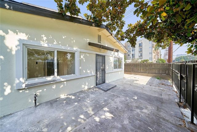 1103 S Hobart Boulevard, Los Angeles, CA 90006