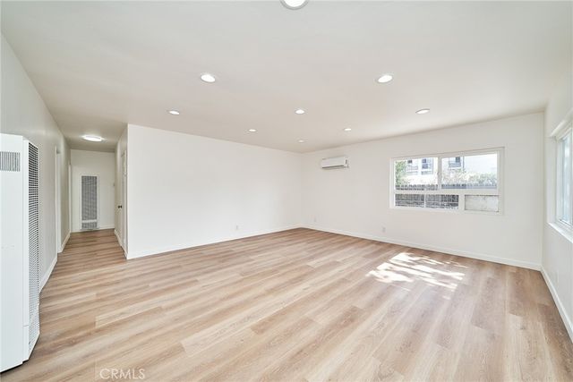 1103 S Hobart Boulevard, Los Angeles, CA 90006